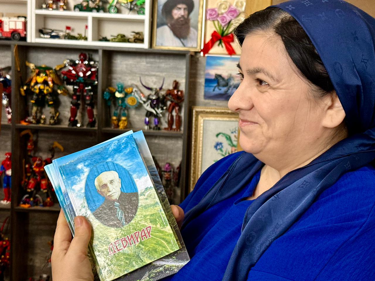 Сотрудники Миннаца Дагестана посетили семью участника СВО Арифа Рамазанова